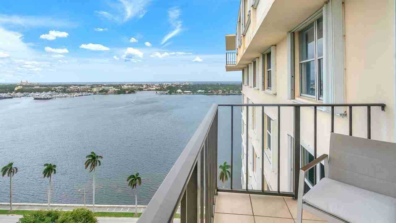 1801 S Flagler Dr #1804 - Photo 4 of 31