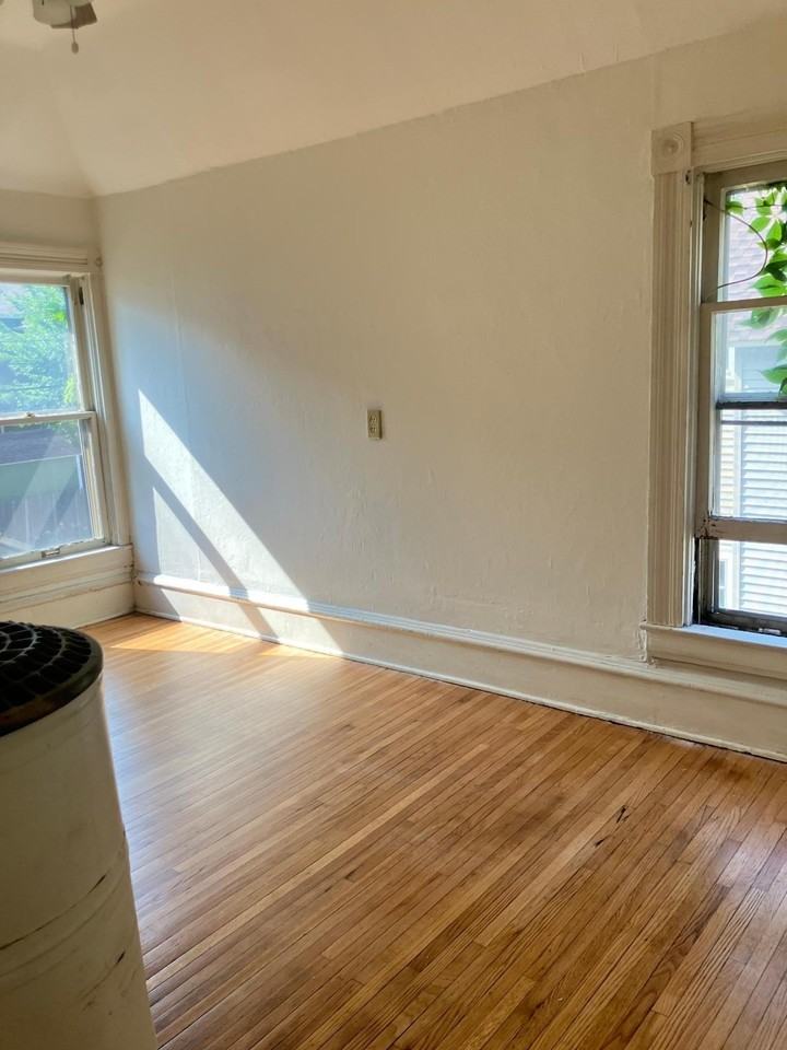 3212 1st Ave S - Photo 3 of 8