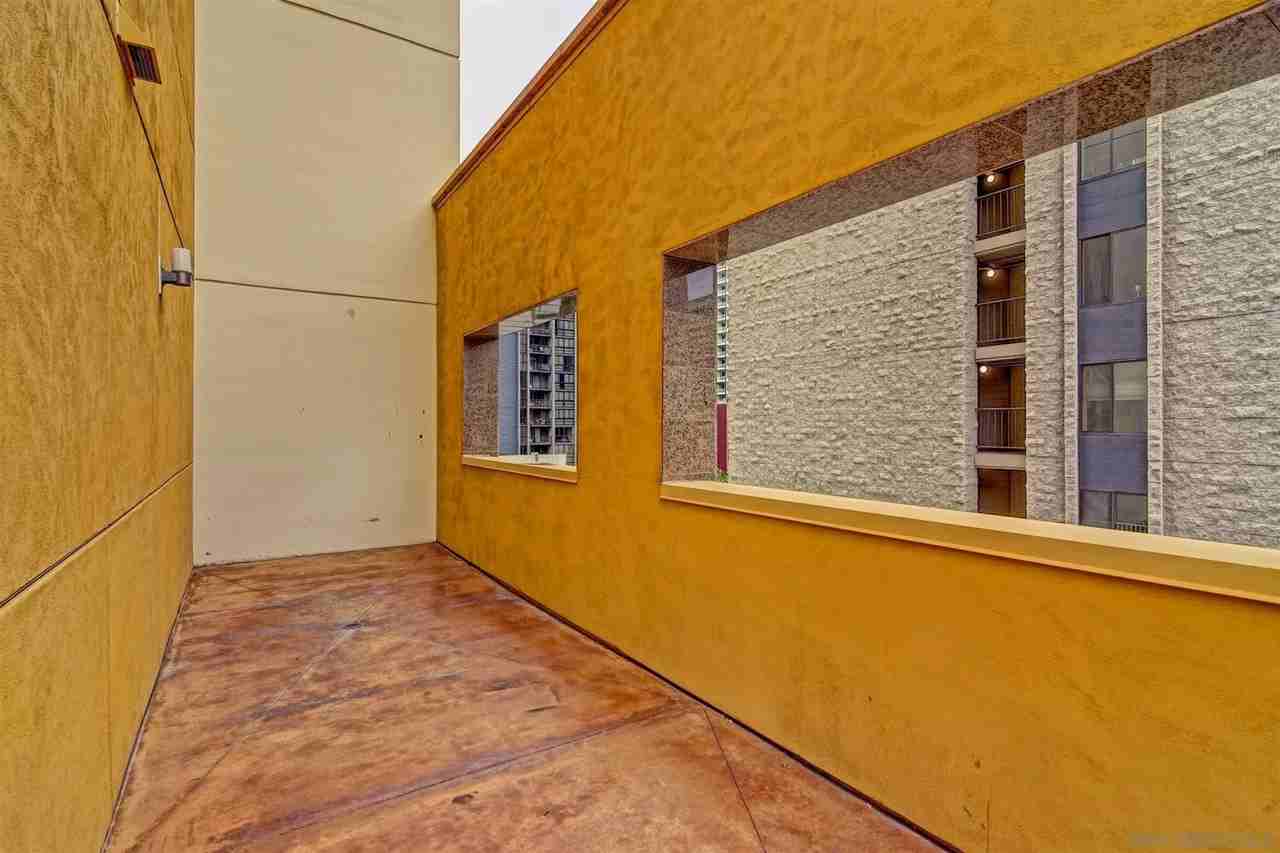 801 Ash St #204 - Photo 5 of 39