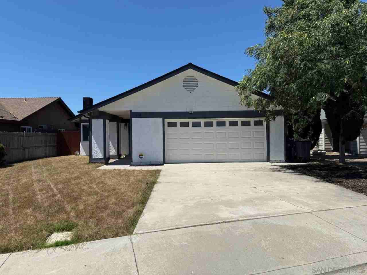664 Carefree Dr #4