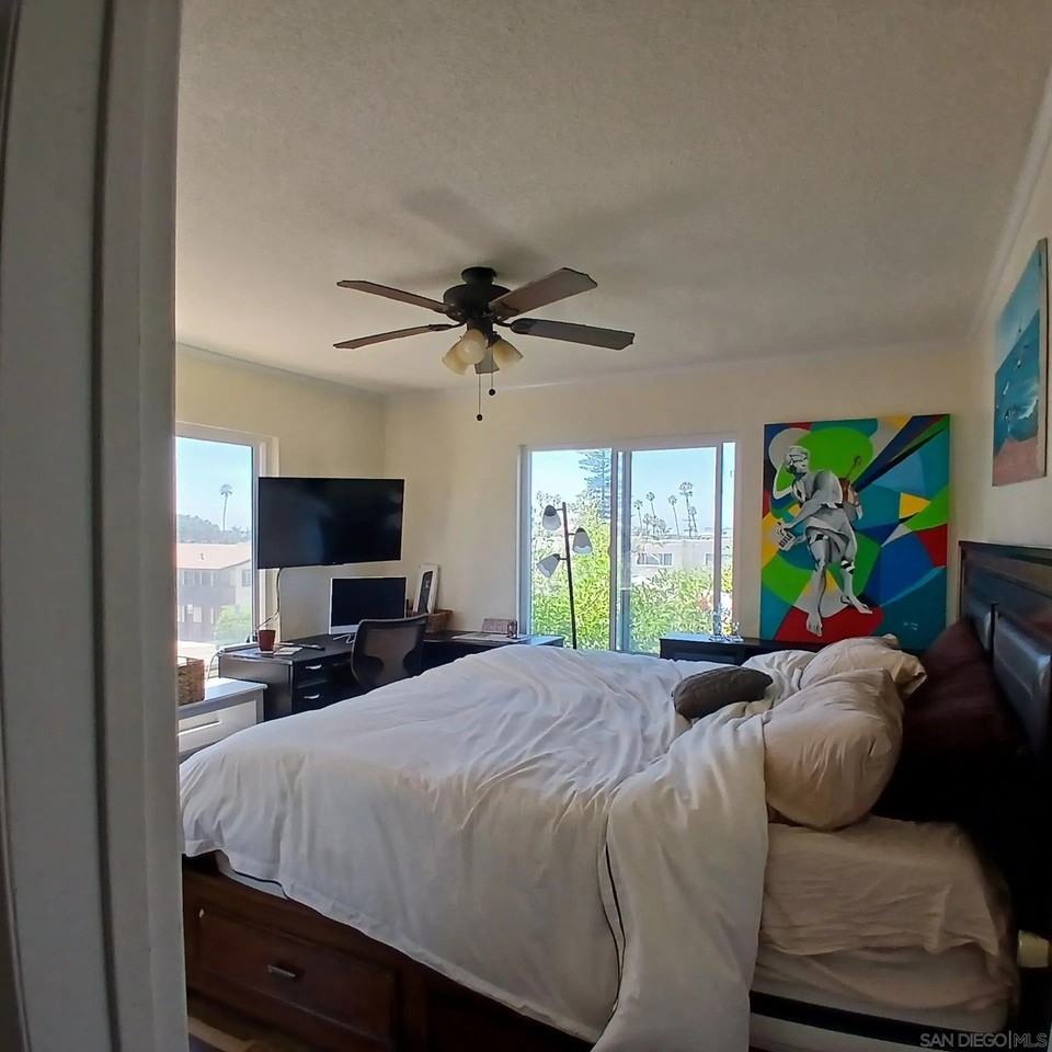 1641 Sunset Cliffs Blvd - Photo 3 of 8