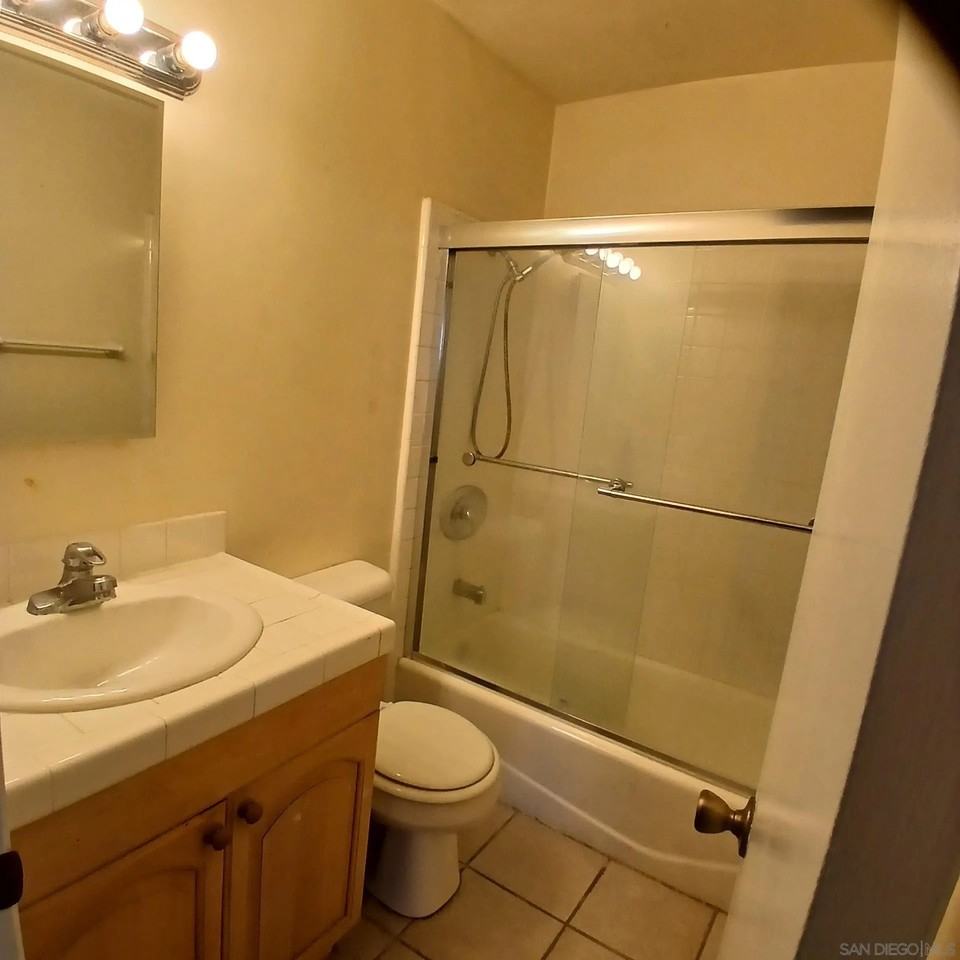 1641 Sunset Cliffs Blvd - Photo 5 of 8