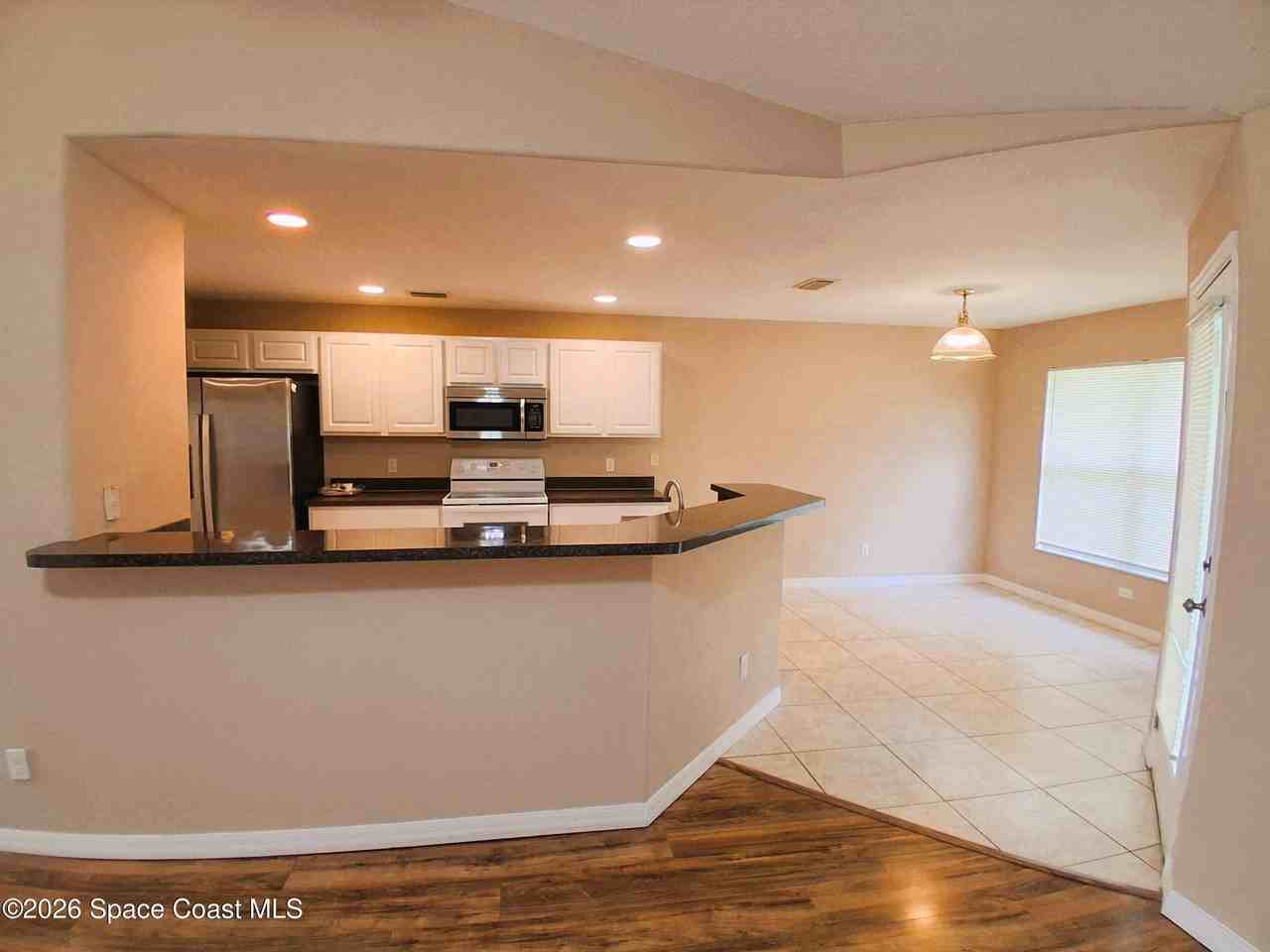 401 J T Sancho St Sw - Photo 3 of 18