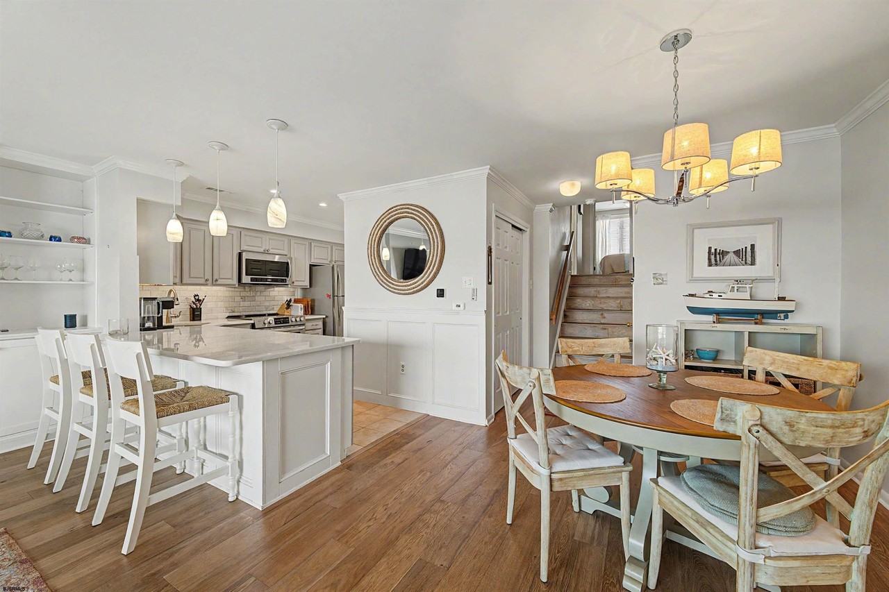 211 Harbour Cv #211 - Photo 4 of 25