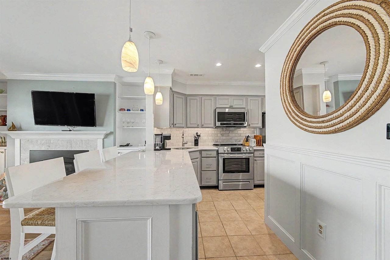 211 Harbour Cv #211 - Photo 6 of 25