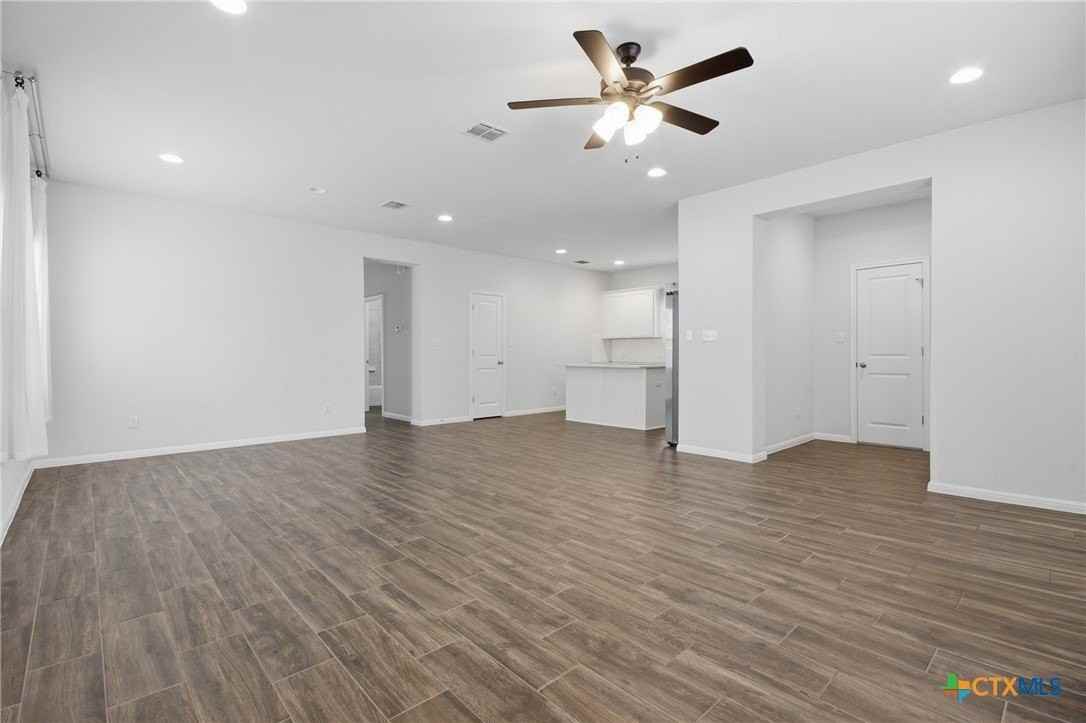 1121 Esplanade Pkwy - Photo 6 of 31