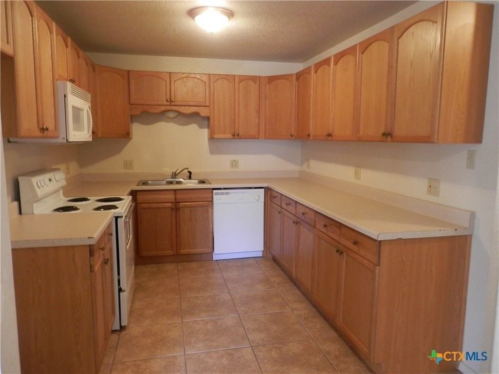 306 Oelkers Dr - Photo 4 of 16