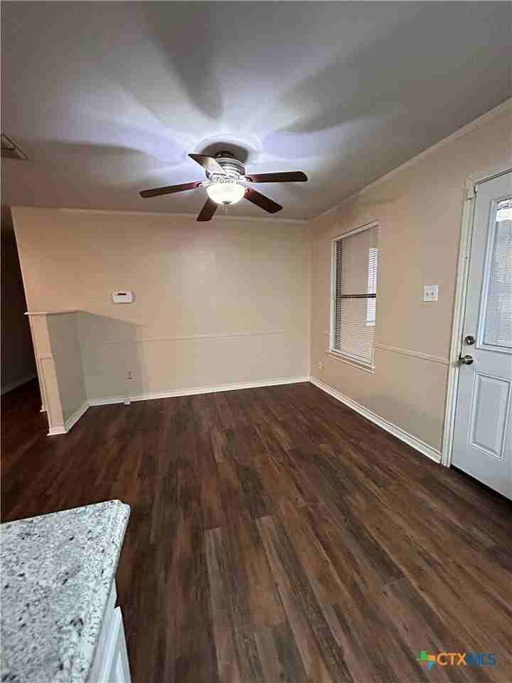 214 Brandy Loop - Photo 4 of 7