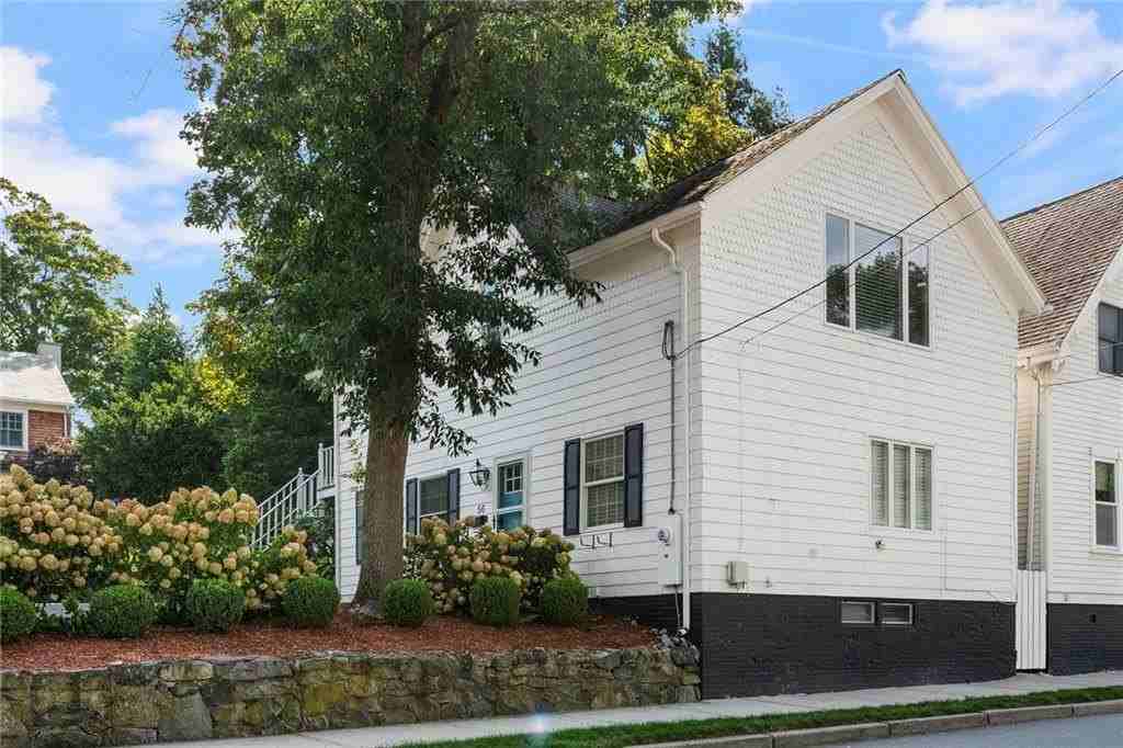56 Fort Ave - Photo 2 of 44