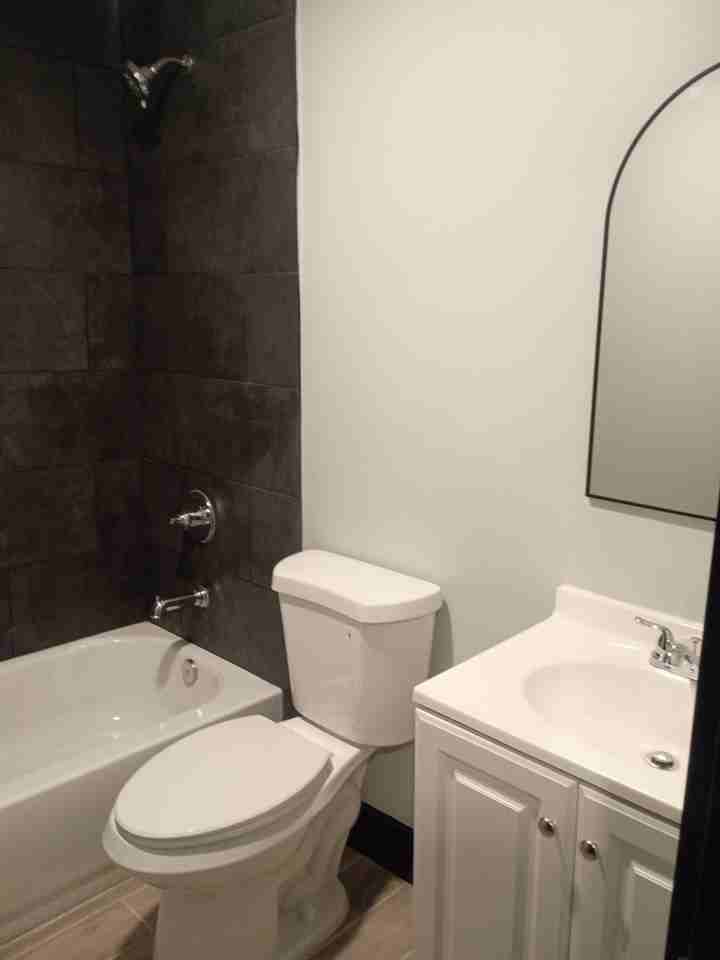 677 Baltimore St #1 - Photo 5 of 14