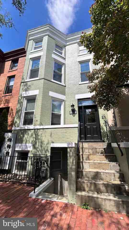 1757 Willard St Nw #2 - Photo 2 of 20
