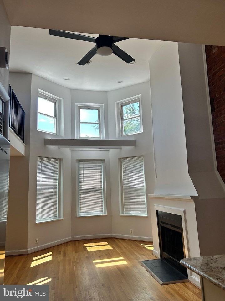 1757 Willard St Nw #2 - Photo 5 of 20