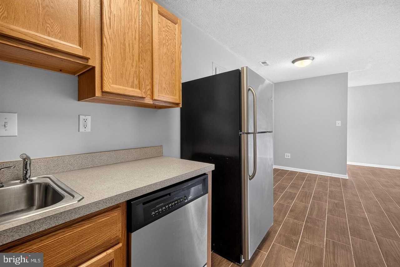 625 Chesapeake St Se #301 - Photo 4 of 27