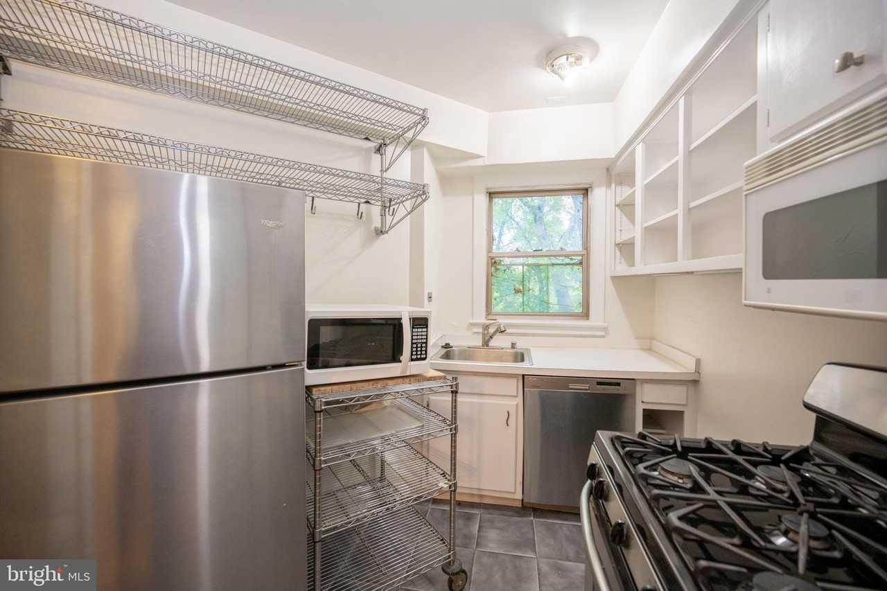 2500 Q St Nw #506 - Photo 7 of 30