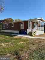featured image of 6 Greenwood Cir