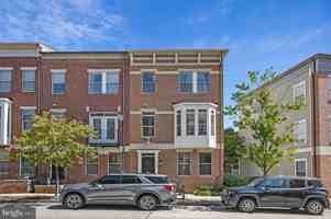 featured image of 125 S High St #108