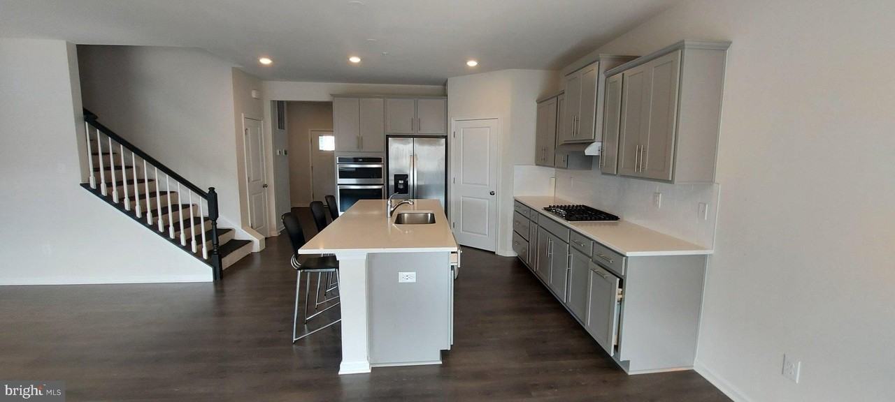5767 Haller Pl - Photo 7 of 40