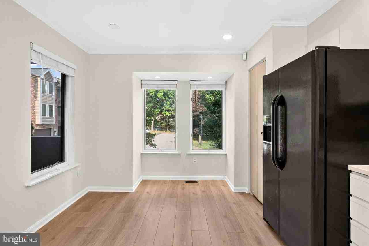 9468 Clocktower Ln - Photo 6 of 42