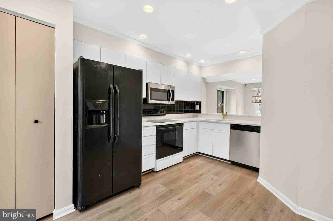 9468 Clocktower Ln - Photo 7 of 42
