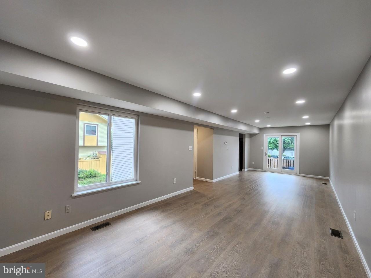 16 Steven Ct #225 - Photo 2 of 33