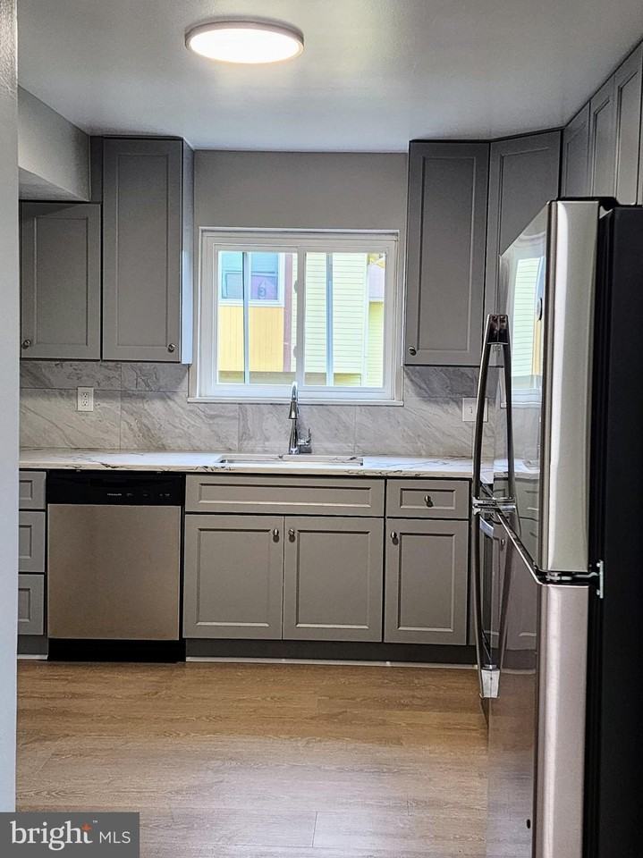 16 Steven Ct #225 - Photo 6 of 33