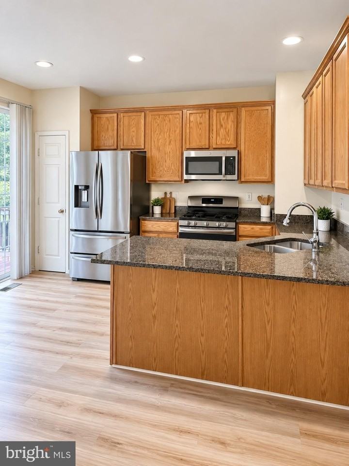 11504 Pittsford Glen Way - Photo 3 of 15