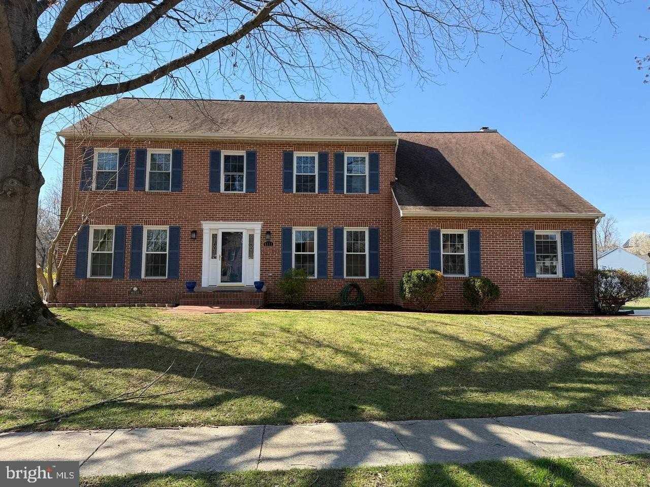 6111 Richmanor Ter