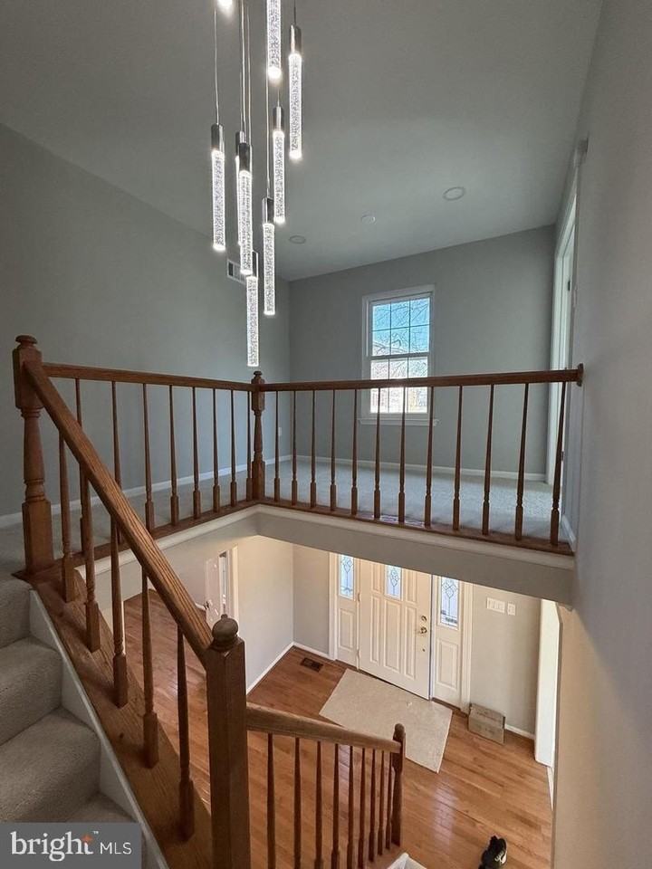 6111 Richmanor Ter - Photo 2 of 26