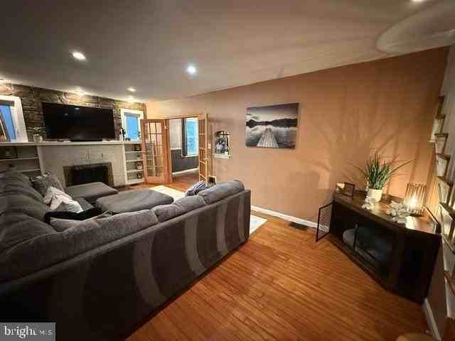 6709 Rogers Ave - Photo 4 of 13