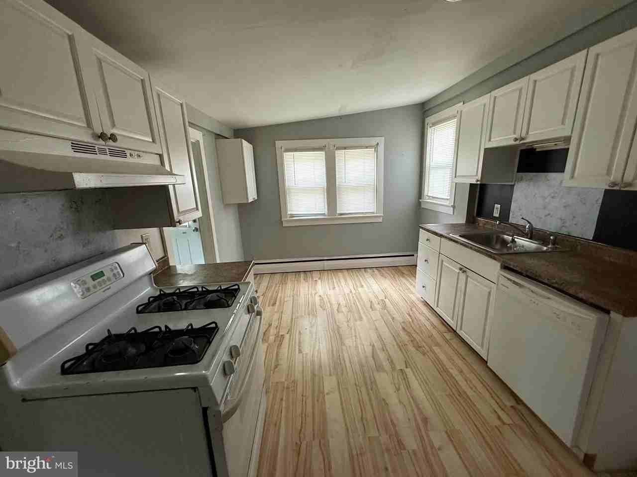 122 Princeton Ave - Photo 2 of 6
