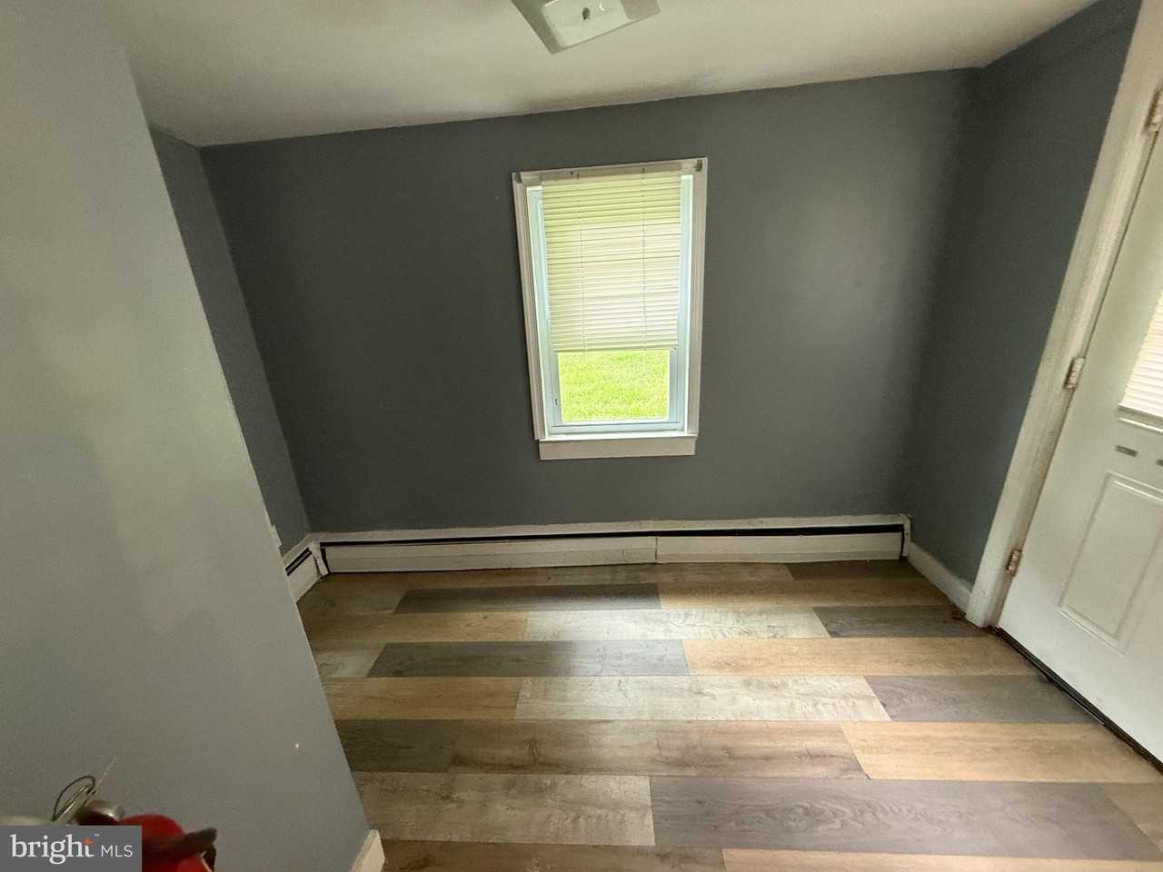 122 Princeton Ave - Photo 3 of 6