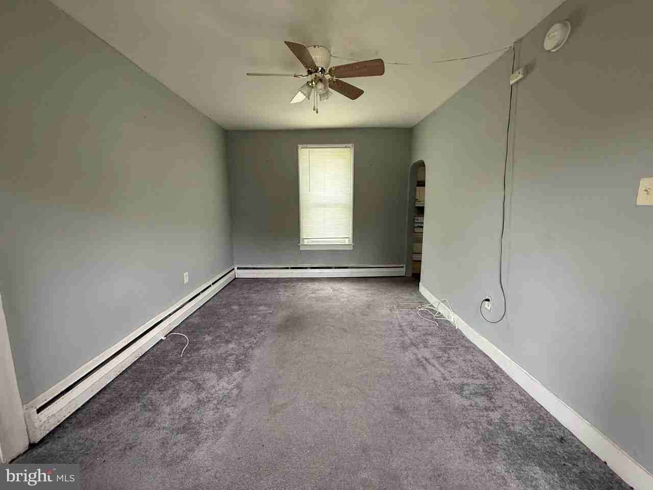 122 Princeton Ave - Photo 4 of 6