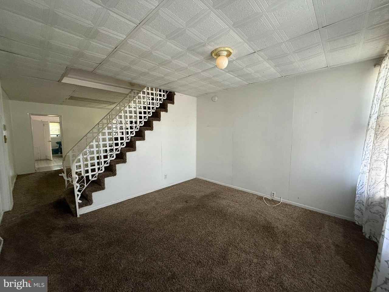 410 Middlesex St - Photo 2 of 13