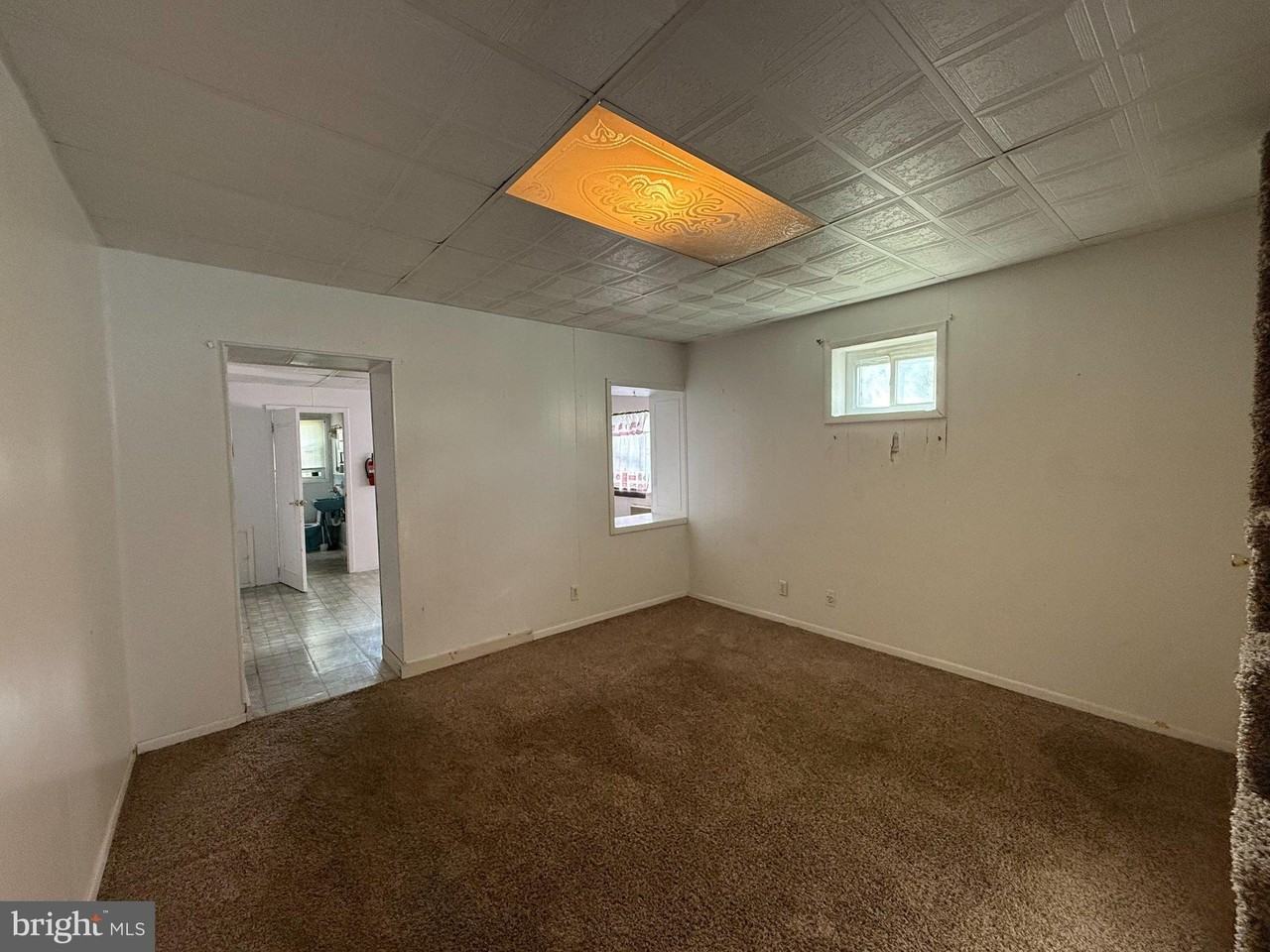 410 Middlesex St - Photo 4 of 13