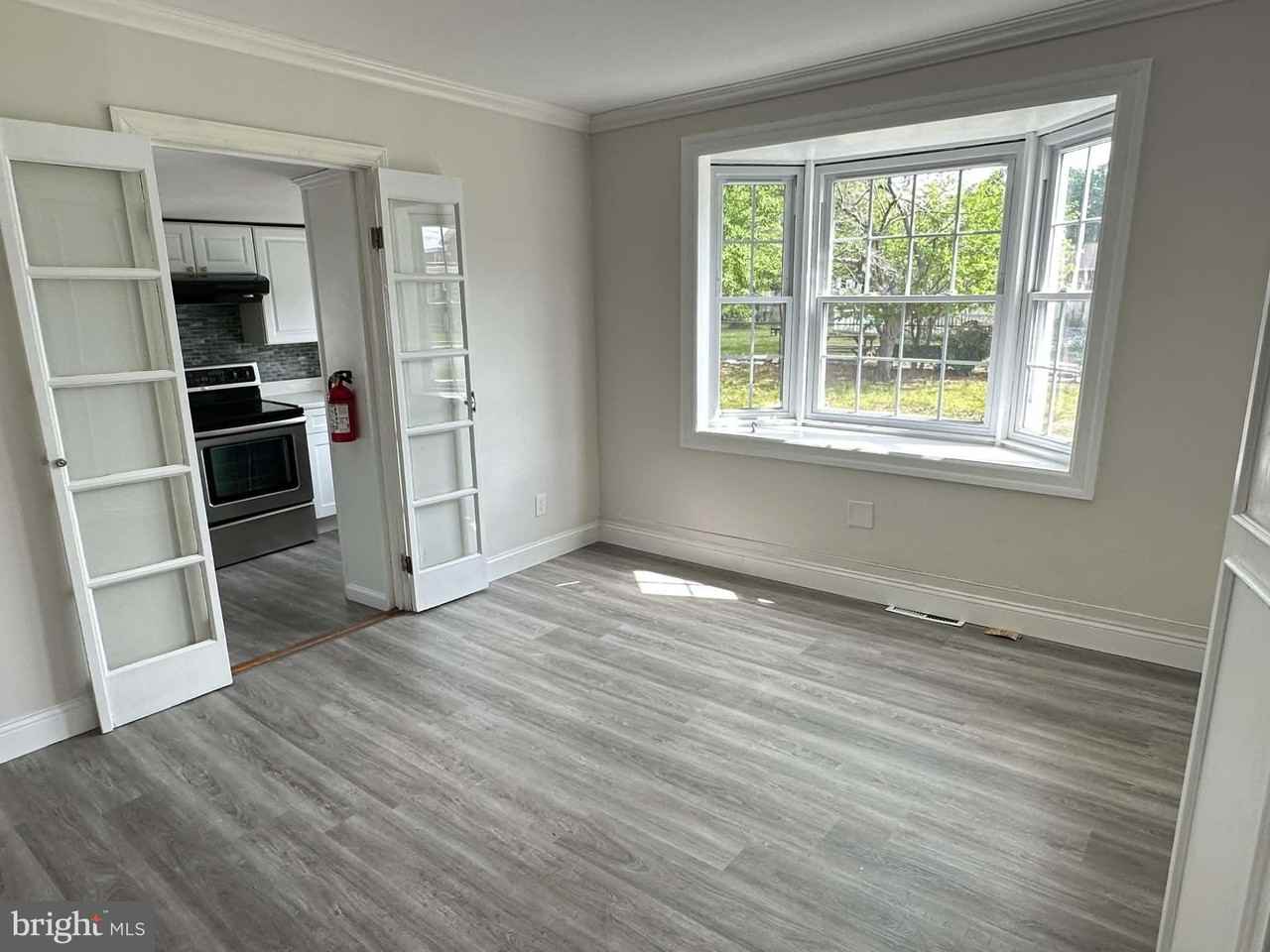 31 Carroll Ave - Photo 2 of 12