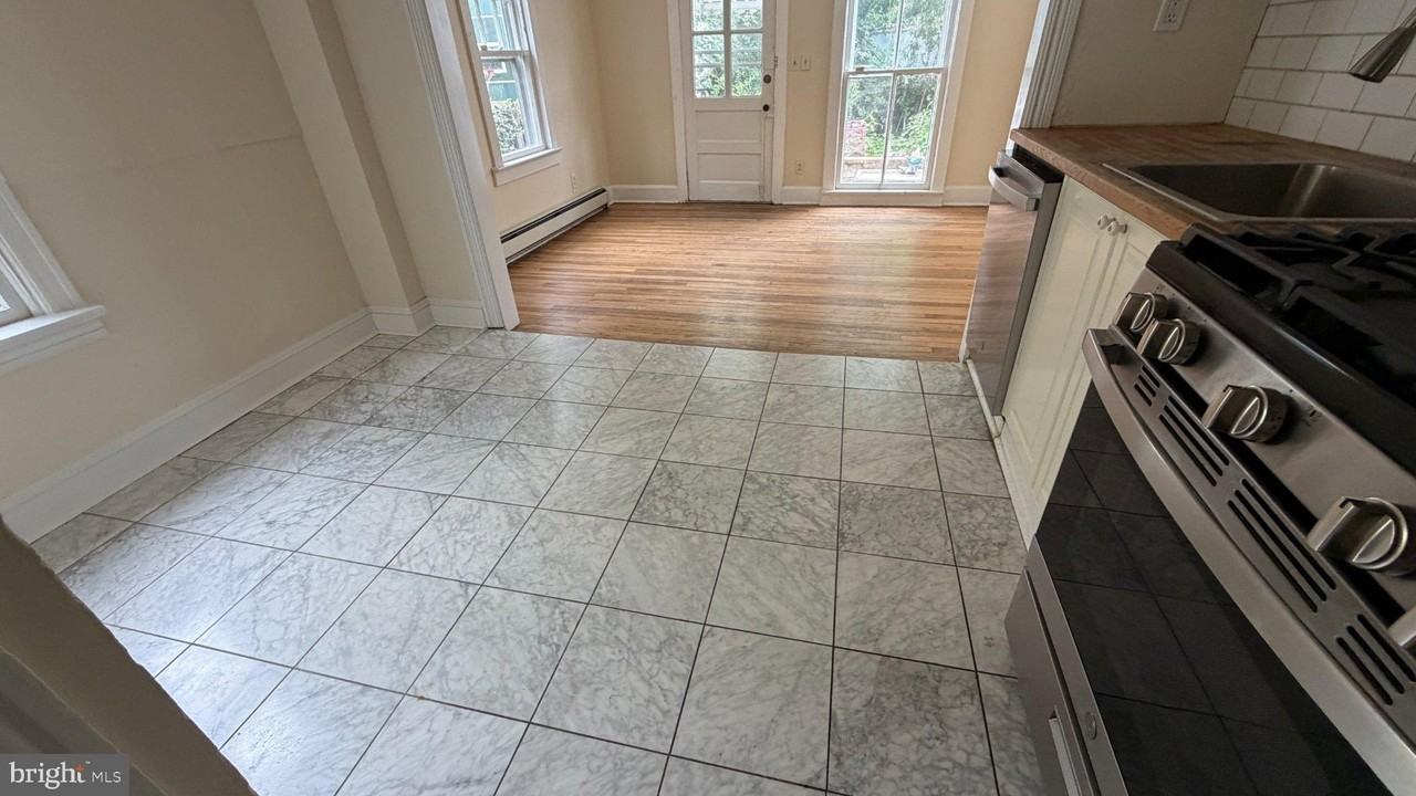 51 Moran Ave - Photo 5 of 19