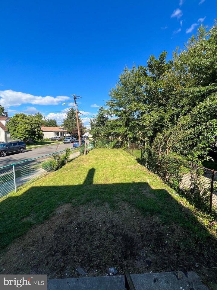 702 Atlantic Ave - Photo 4 of 17