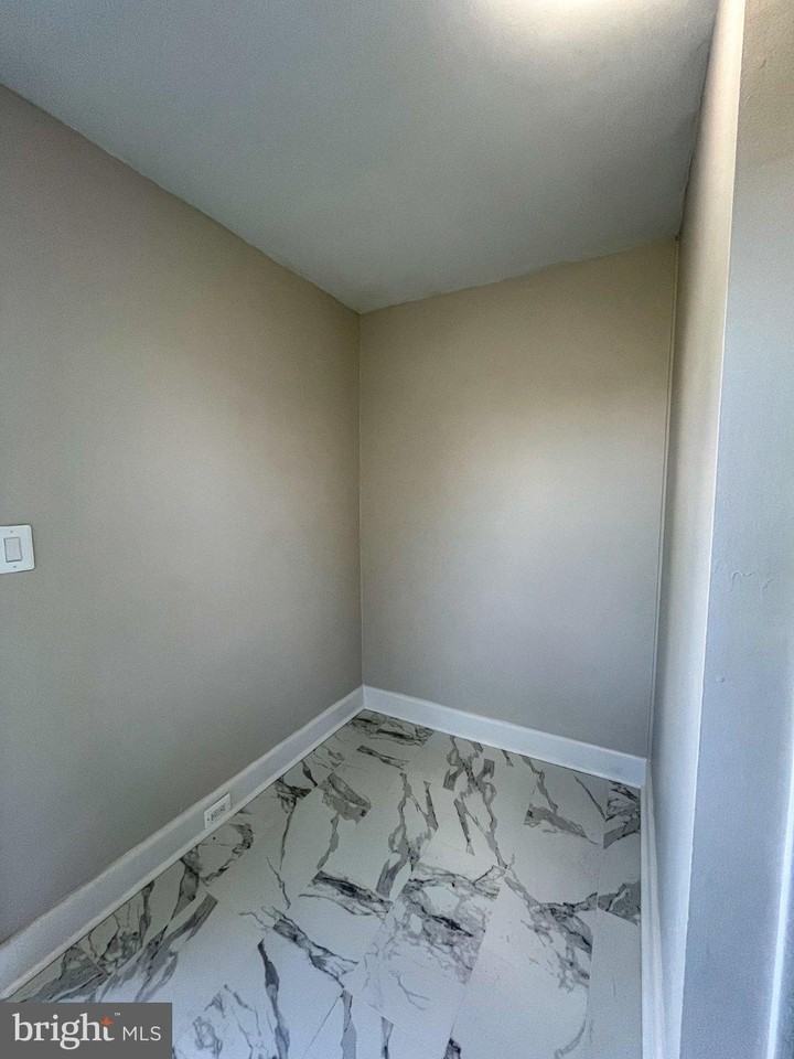 702 Atlantic Ave - Photo 6 of 17