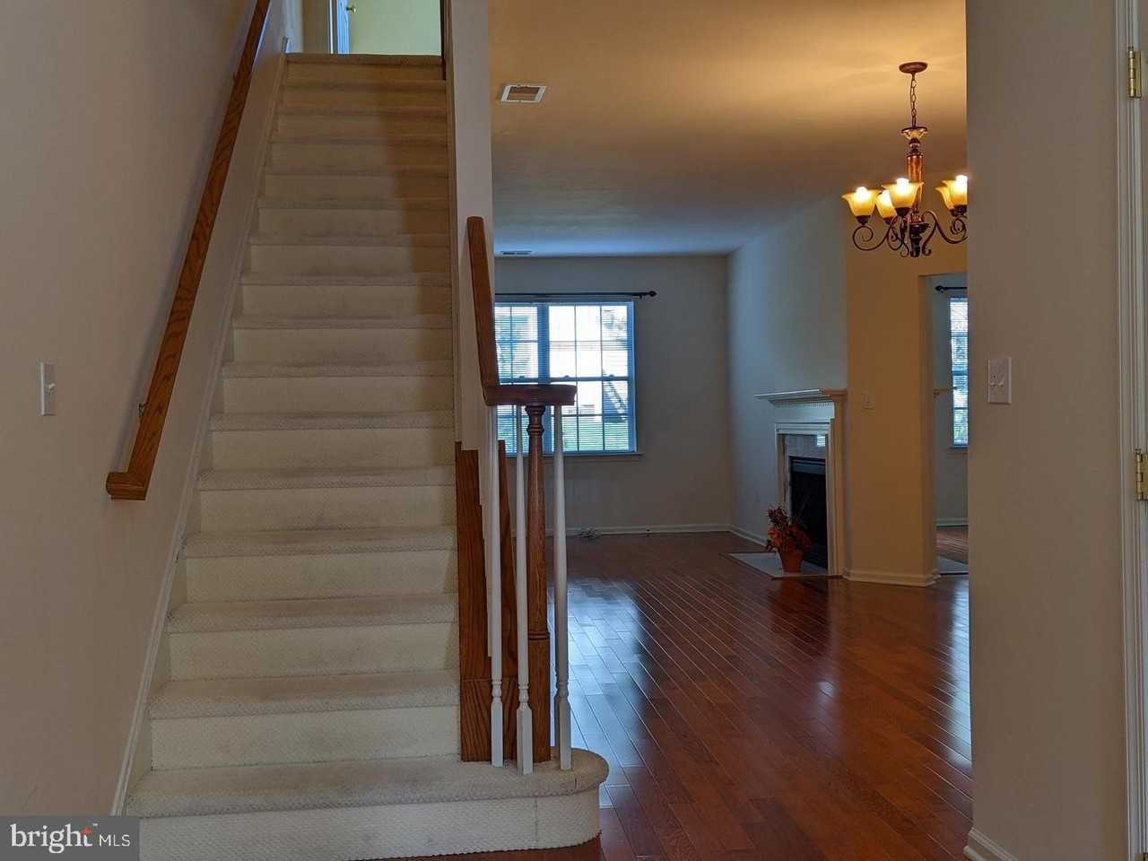 252 Brinley Dr - Photo 3 of 25