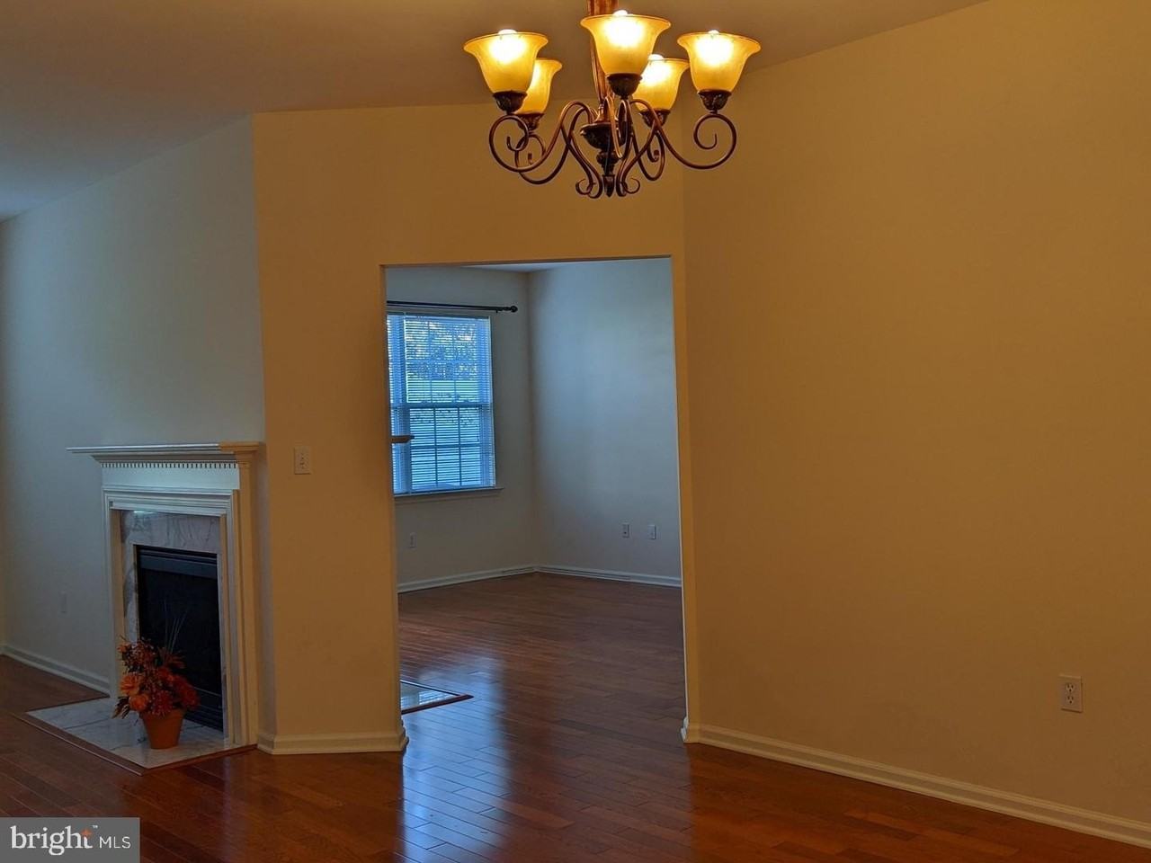 252 Brinley Dr - Photo 4 of 25