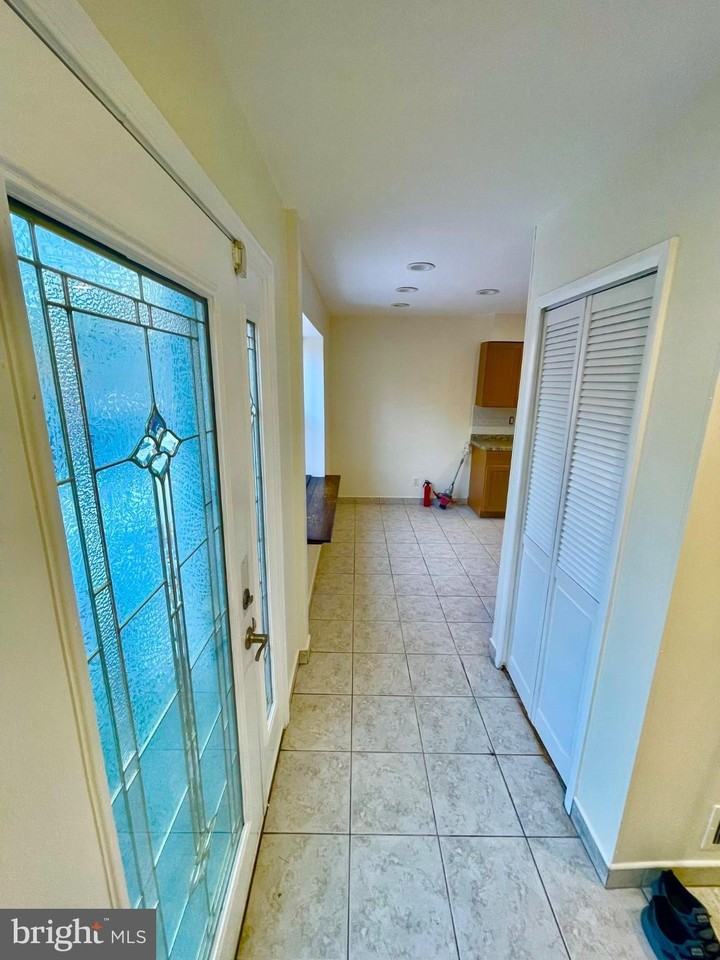 9 Lawry Ct - Photo 7 of 15
