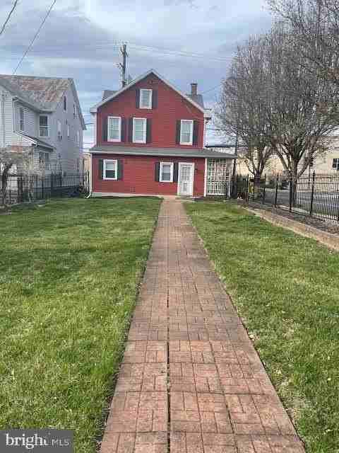 300 W Middle St - Photo 2 of 19