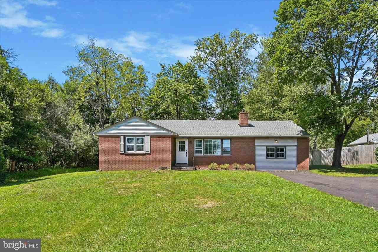 227 Fairhill Rd - Photo 2 of 26