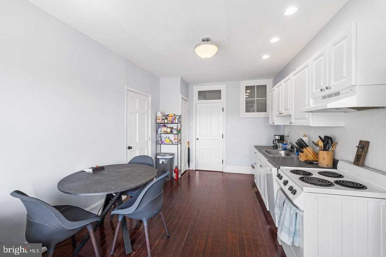 231 Pine St #4F - Photo 3 of 22