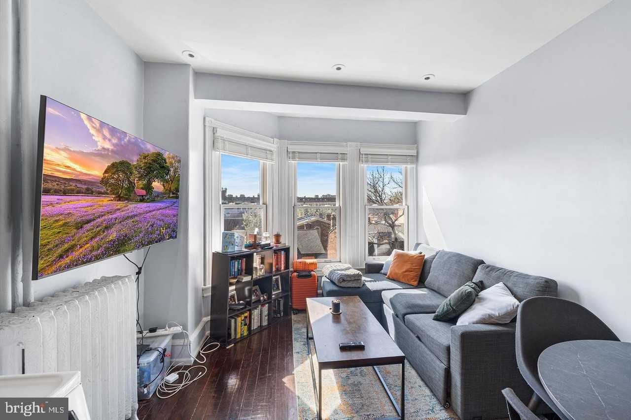 231 Pine St #4F - Photo 7 of 22