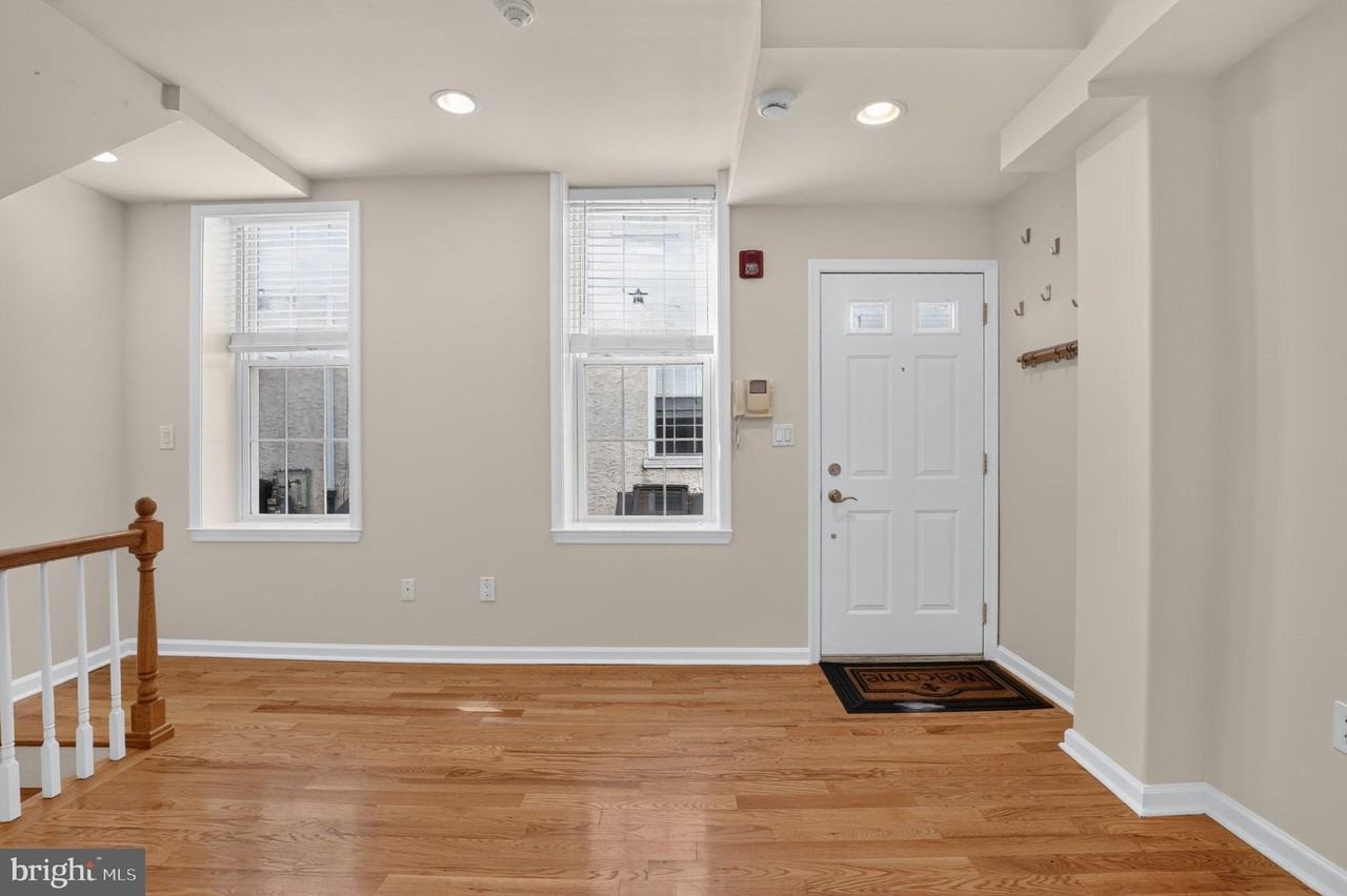 102731 N 4th St #V - Photo 4 of 25