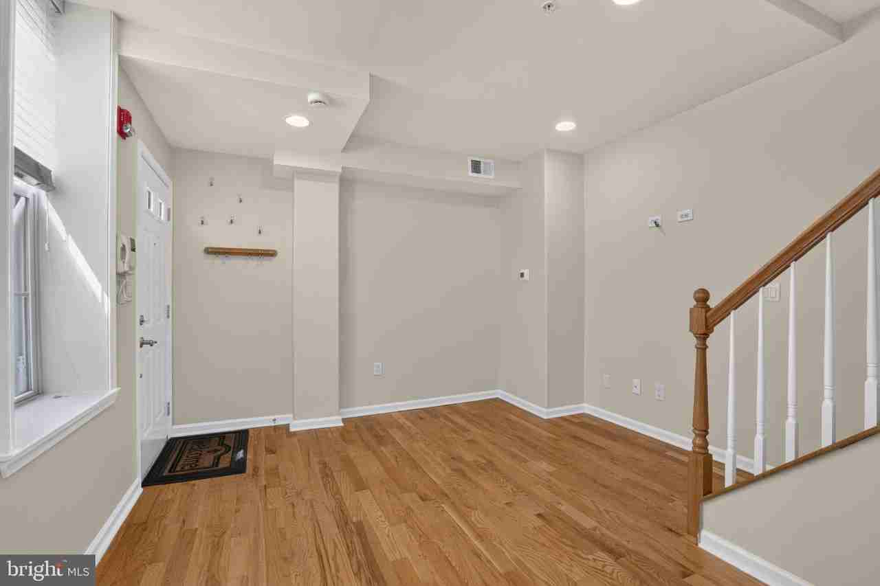 102731 N 4th St #V - Photo 5 of 25