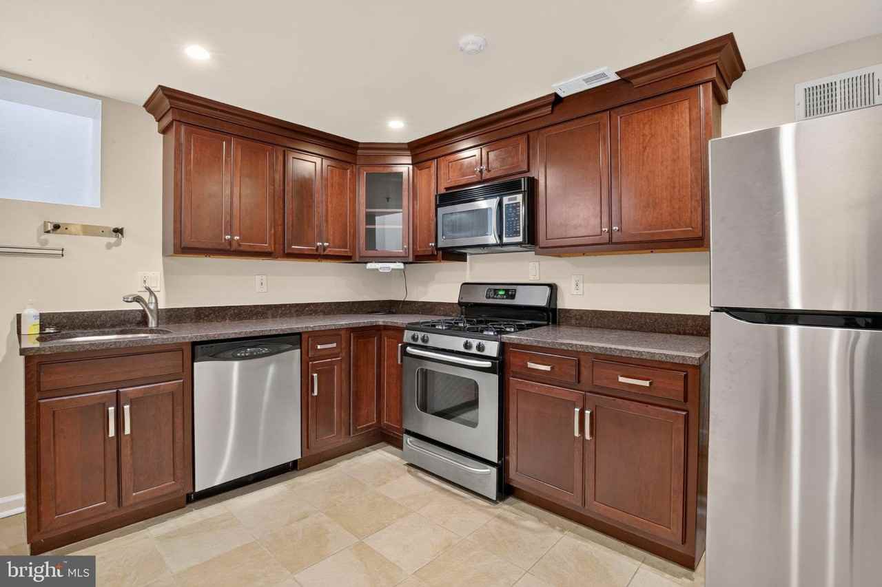 102731 N 4th St #V - Photo 6 of 25