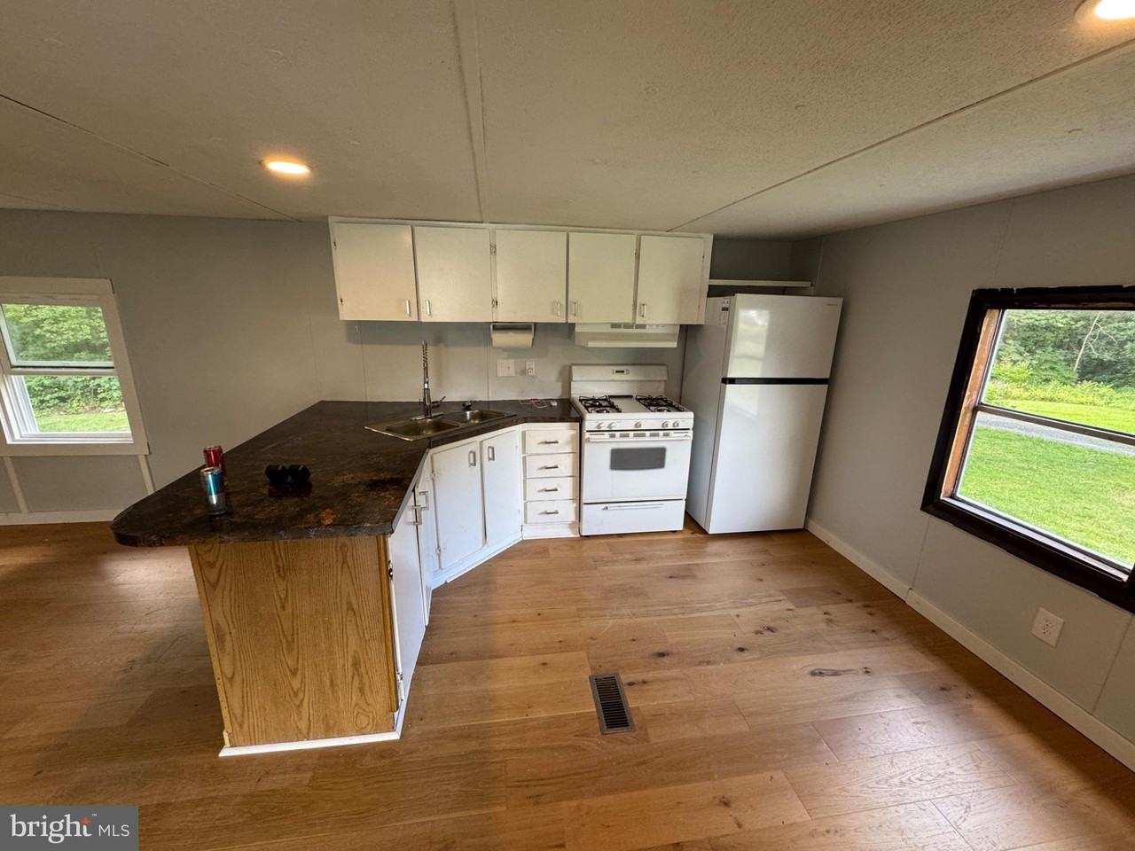 182 W Wiconisco Ave - Photo 4 of 14
