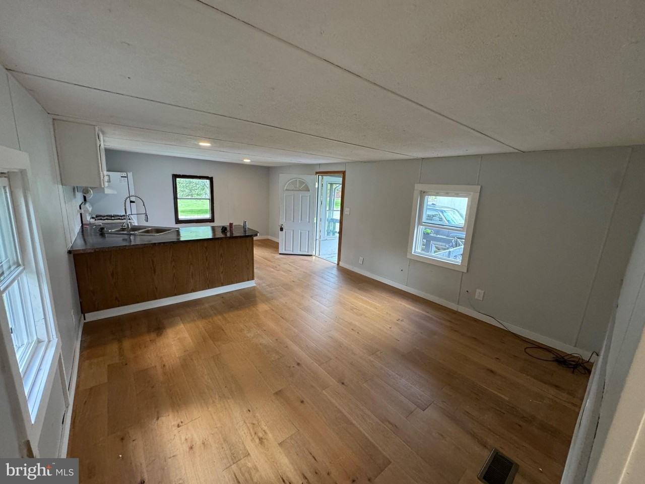182 W Wiconisco Ave - Photo 6 of 14